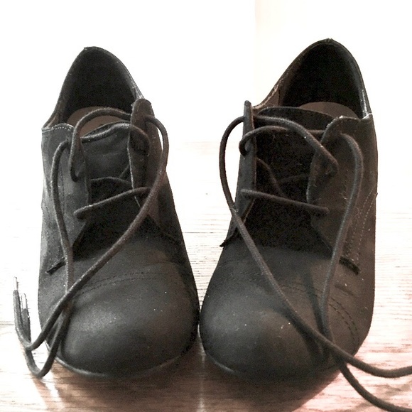 Black wedge shoes **SOLD** - Picture 2 of 6